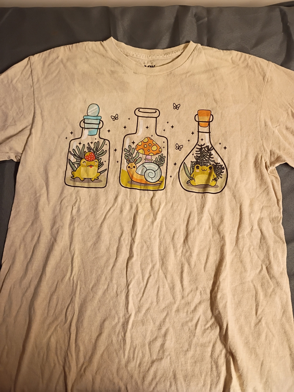 Woman's Short-Sleeve Tee with Yellow Frog Bottle Graphic